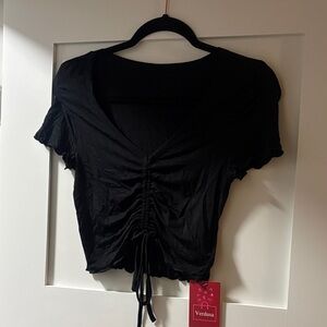 Verdusa Black Ruched Crop Top